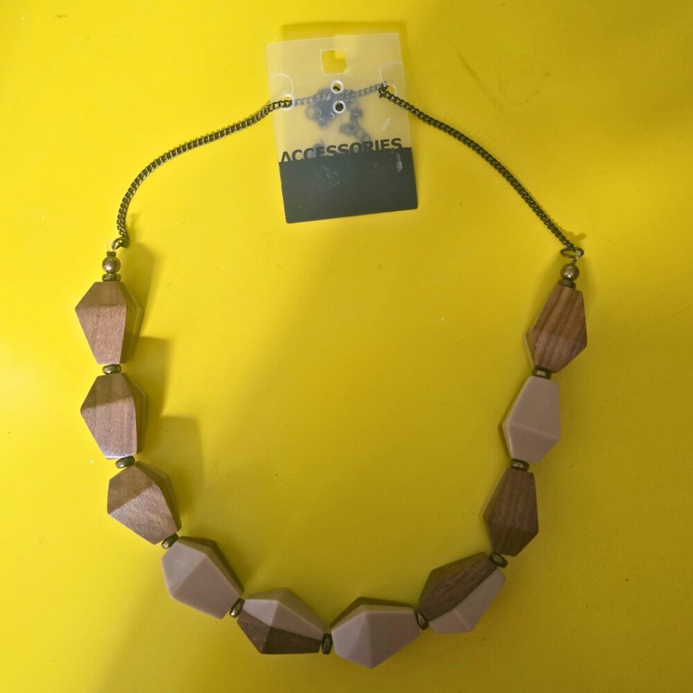 Old Navy Faux Wood Necklace NWT